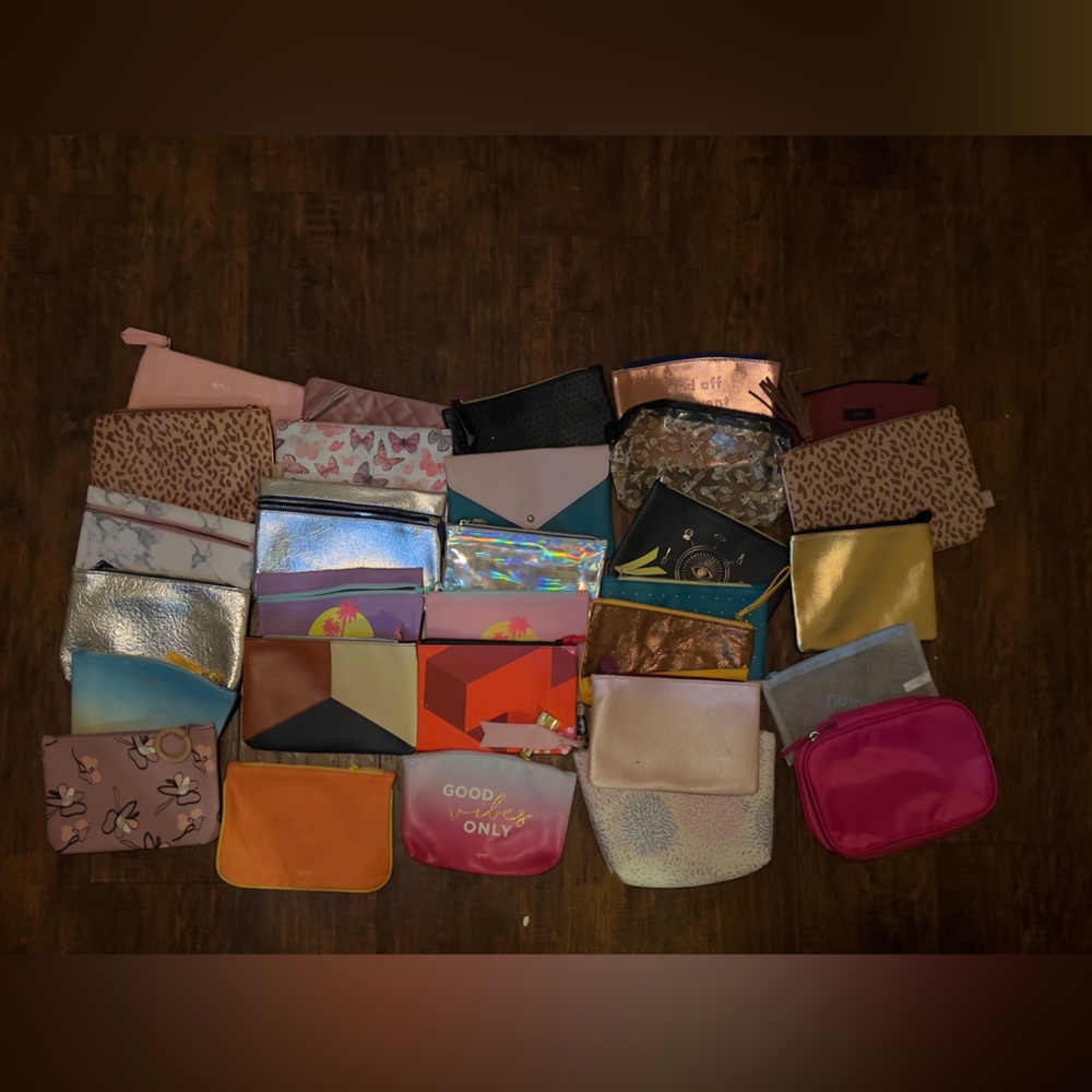 Ipsy make up subscription bag